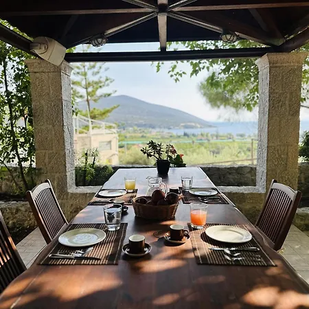 Appartement Voukamvilia Junior In Epidavros Shared Pool *