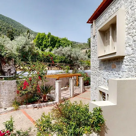 Epidavros Voukamvilia Retreat, Shared Pool * 네아 에피다브로스