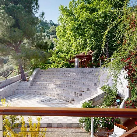 Epidavros Voukamvilia Retreat, Shared Pool 네아 에피다브로스