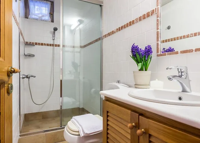 Voukamvilia Junior In Epidavros Shared Pool Nea Epidavros